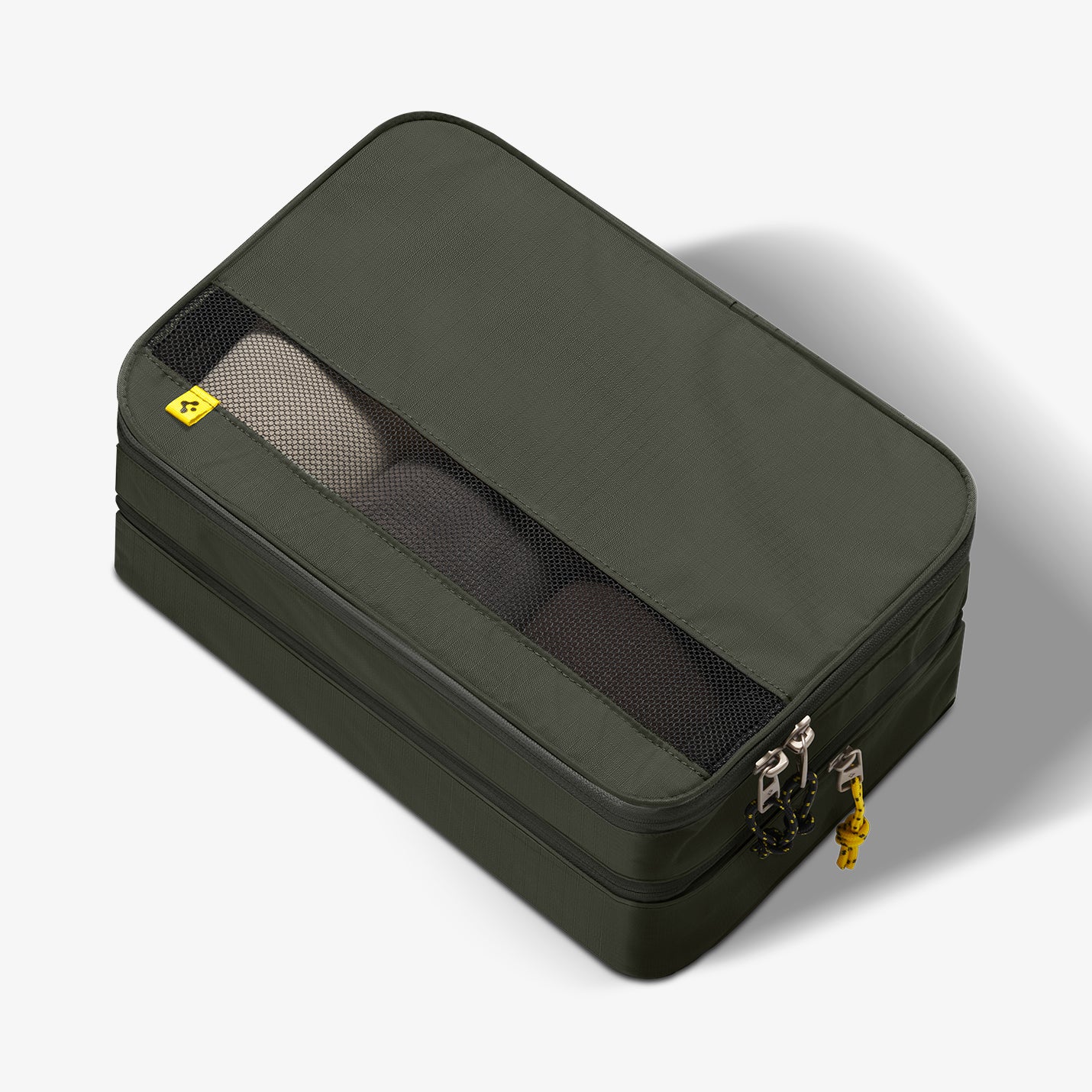 AFA08478 - Travel Packing Cubes KD600 large size in Hunter Green showing the front and partial side with things inside the bag